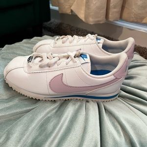 NIKE CORTEZ LAVENDER